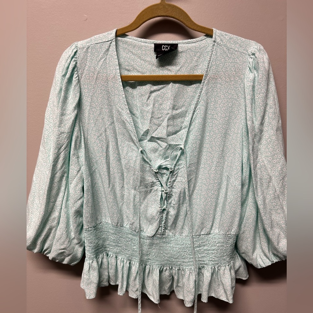 CCX size 16 light green daisy top